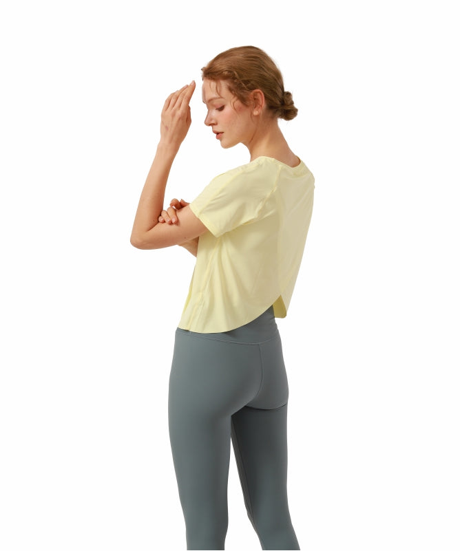 Women's Floripa Short-Sleeve Yoga Blouse – Lightweight & Comfortable with Back Overlap | REF: 1044